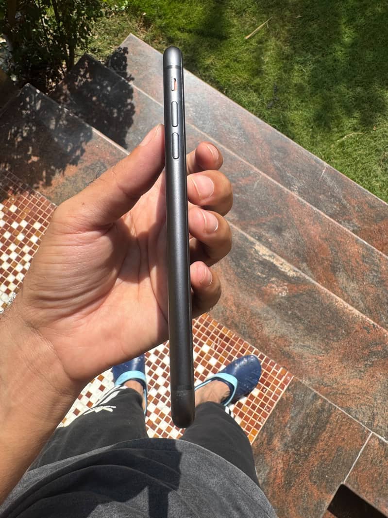 Apple iPhone 11 1