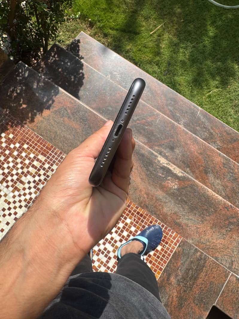 Apple iPhone 11 5