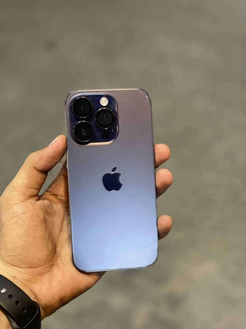 Apple iPhone 14 Pro 1