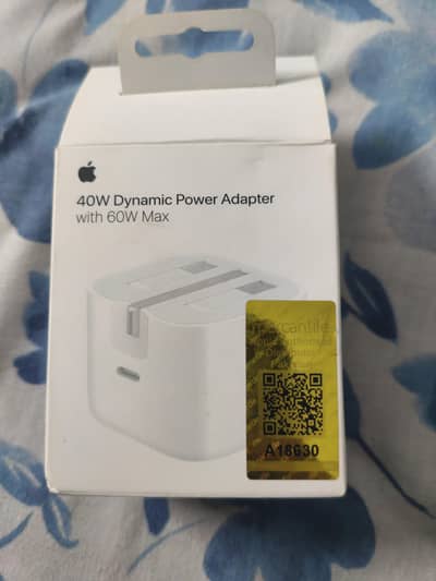 Mercantile orignal apple charger