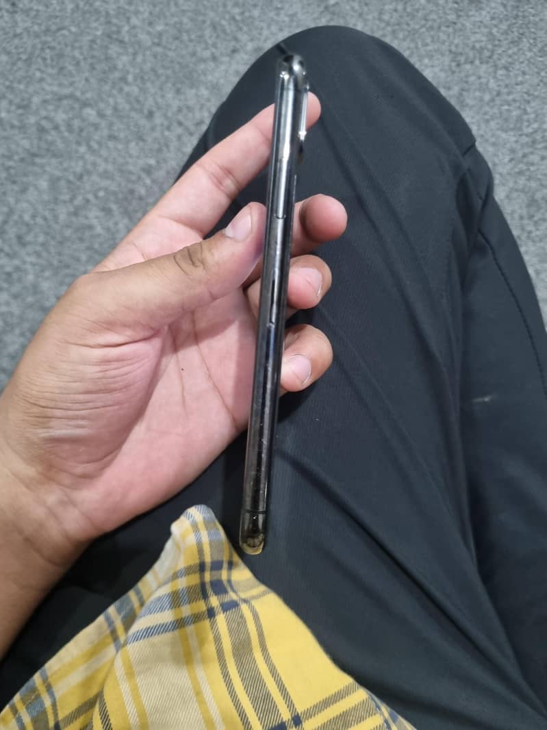 Apple iPhone X 0