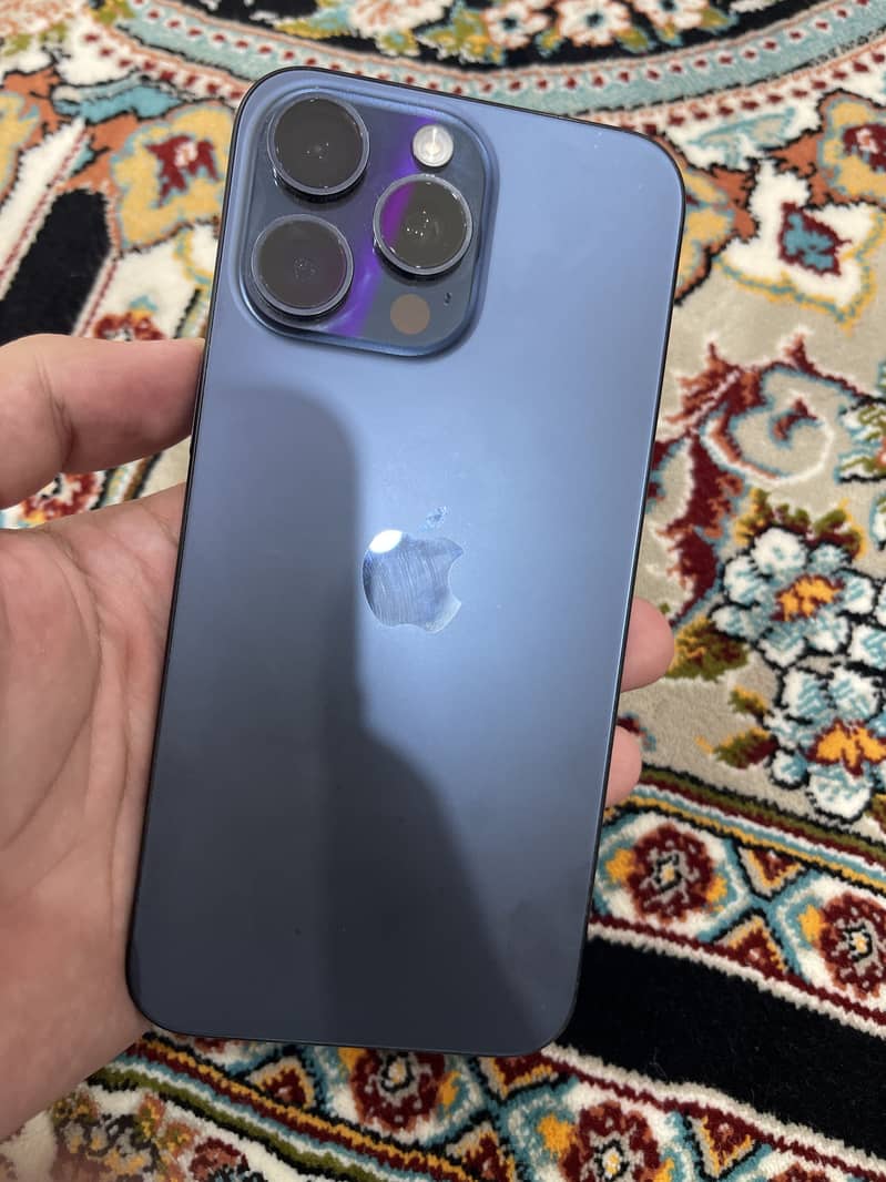 Apple iPhone 15 Pro Max 0