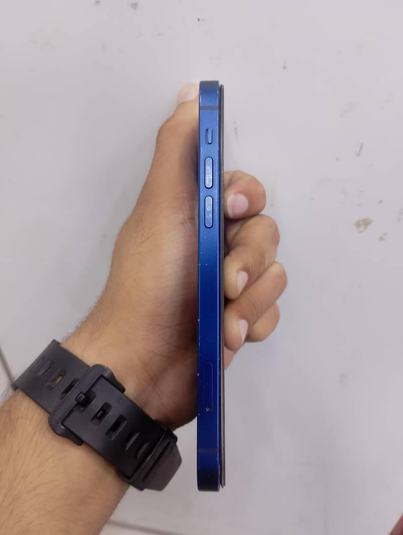 Apple iPhone 12 5