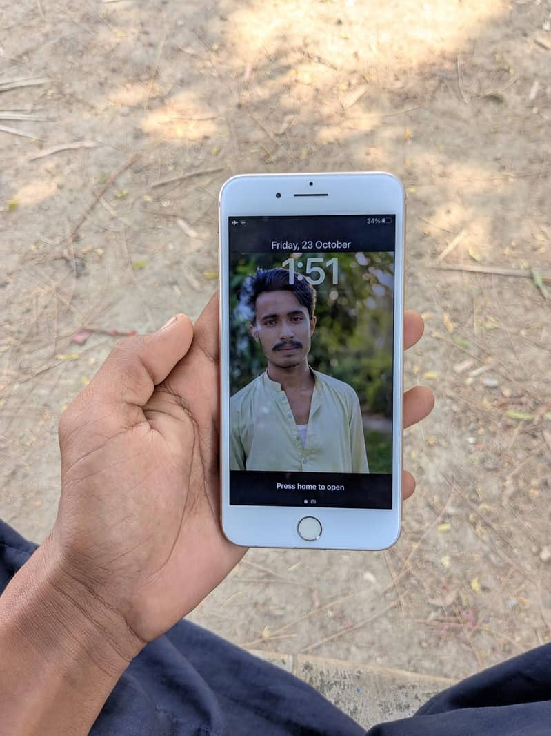 Apple iPhone 8 Plus 0