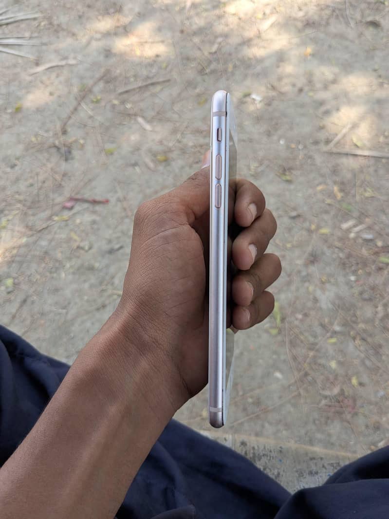 Apple iPhone 8 Plus 2