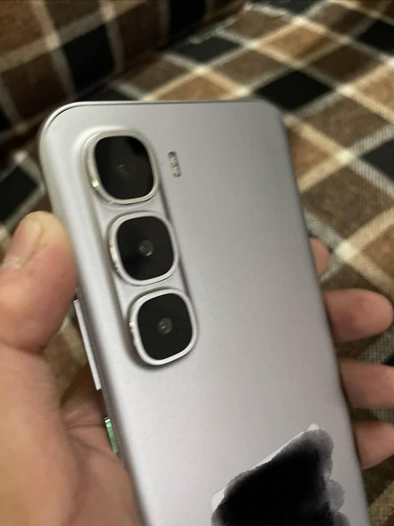 Infinix 60 Pro + 7