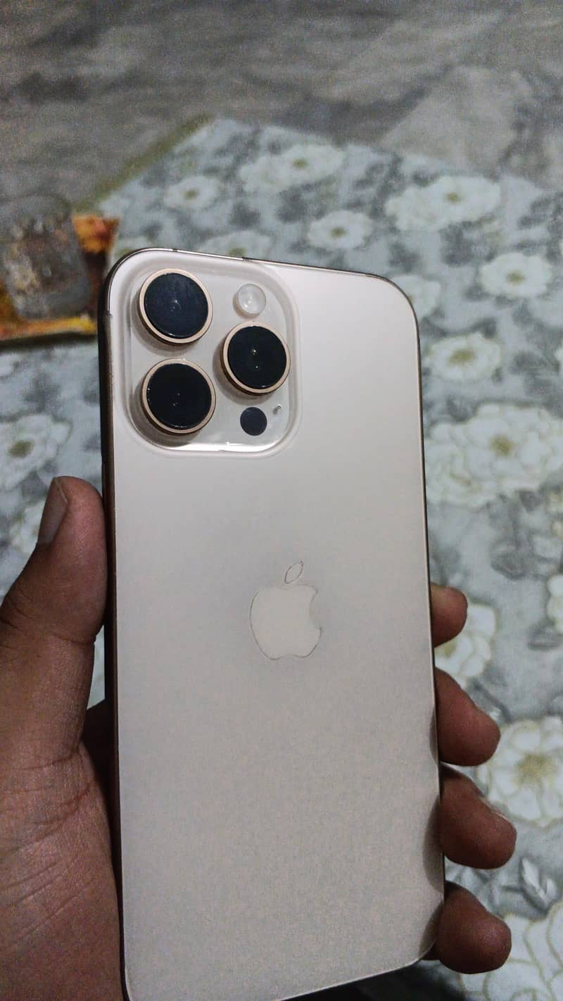 Apple iPhone 16 Pro Max 0