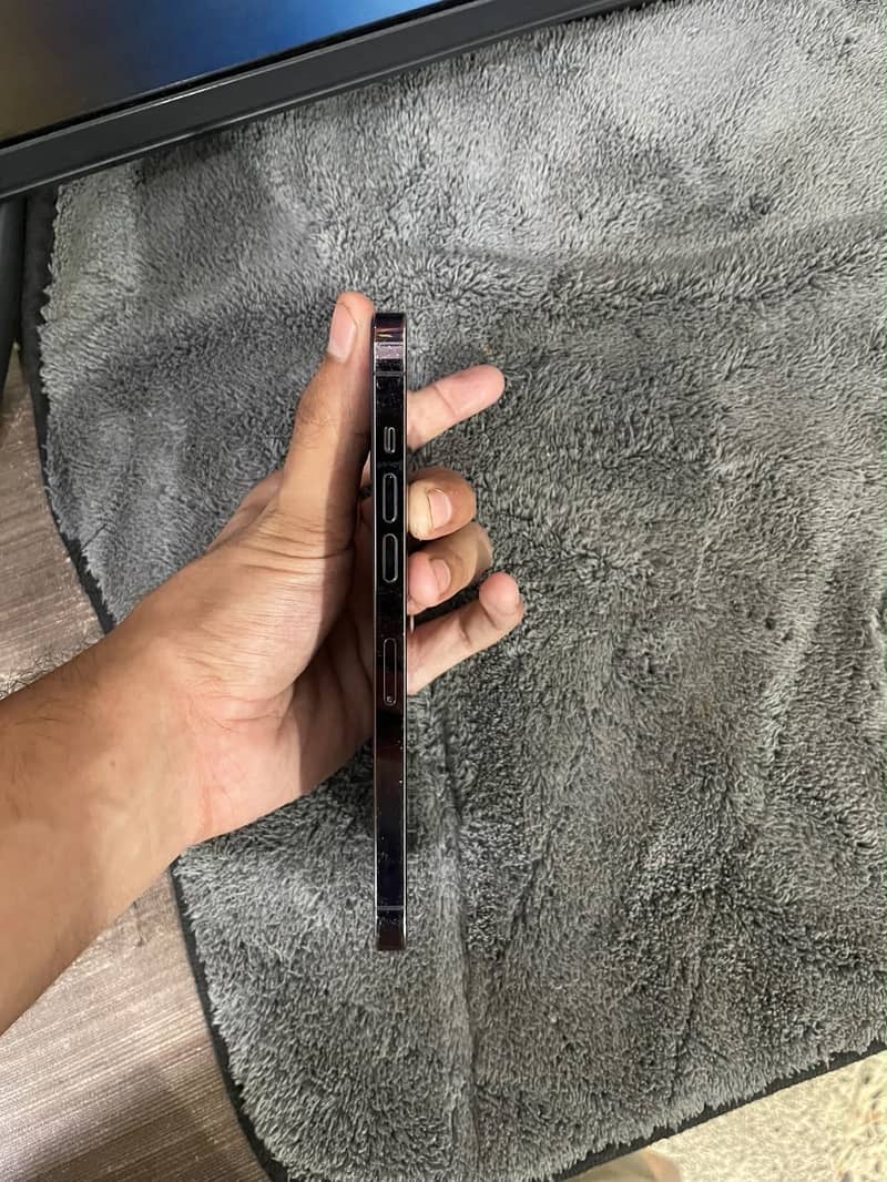 Apple iPhone 14 Pro Max 3