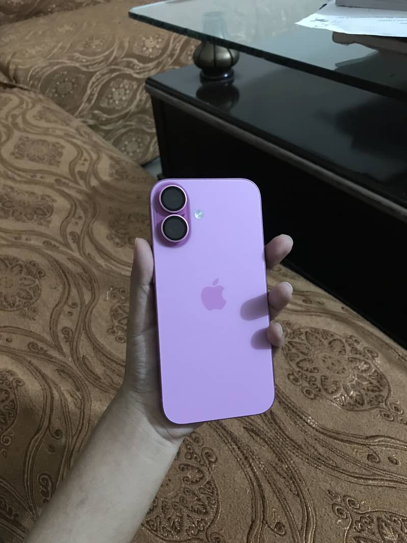 Apple iPhone 16 2