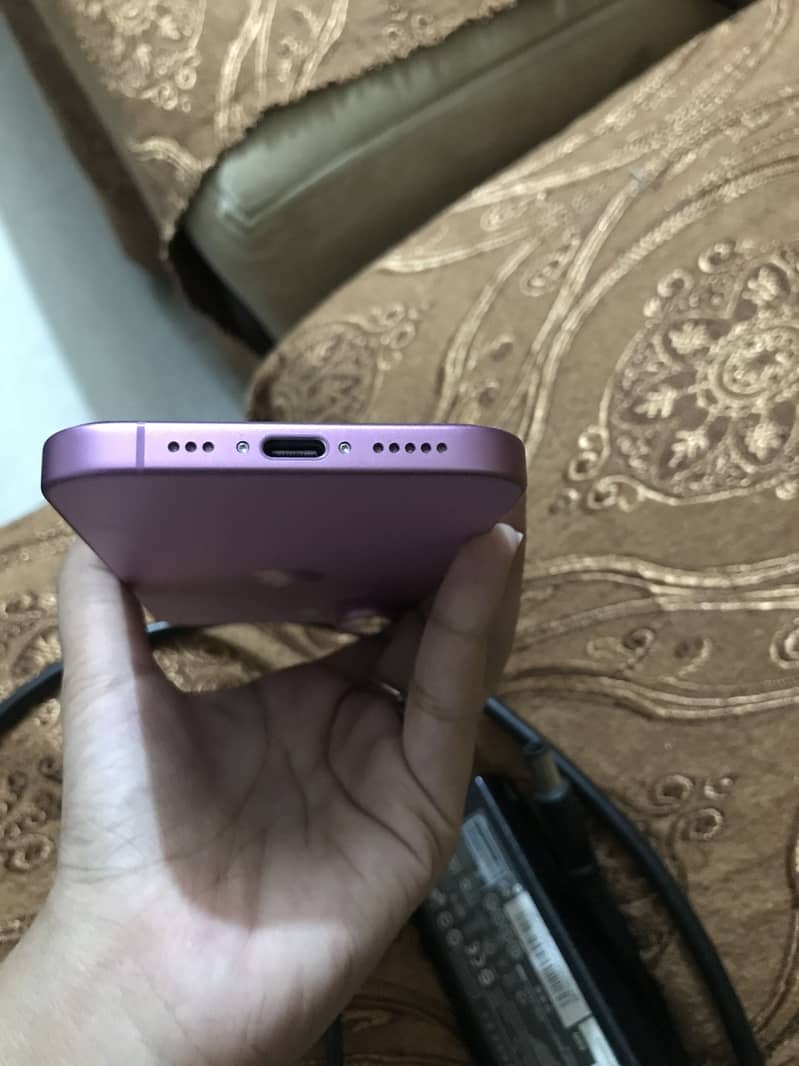 Apple iPhone 16 5