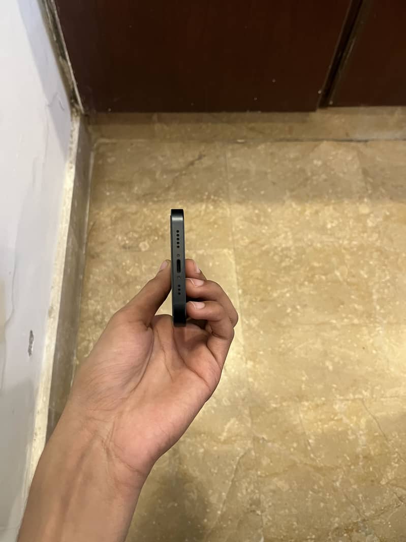 Apple iPhone 13 1