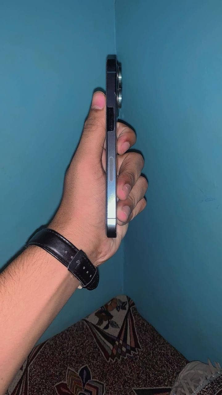 Apple iPhone 13 Pro 1