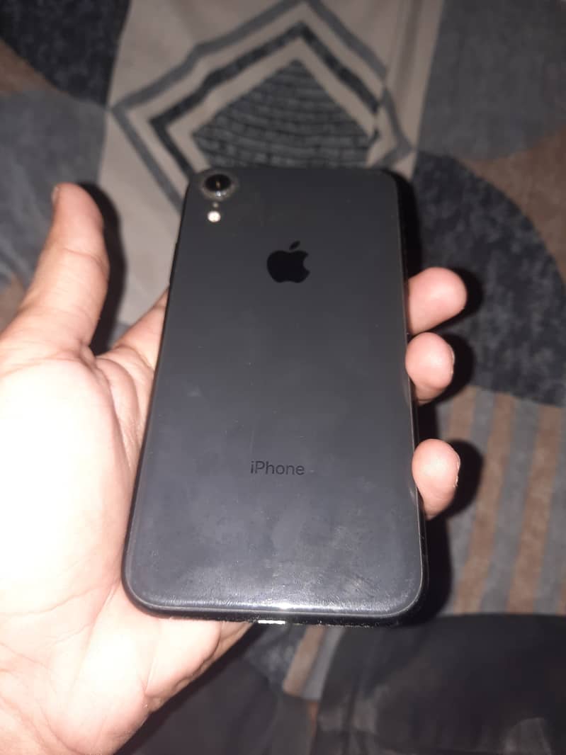 Apple iPhone XR 4
