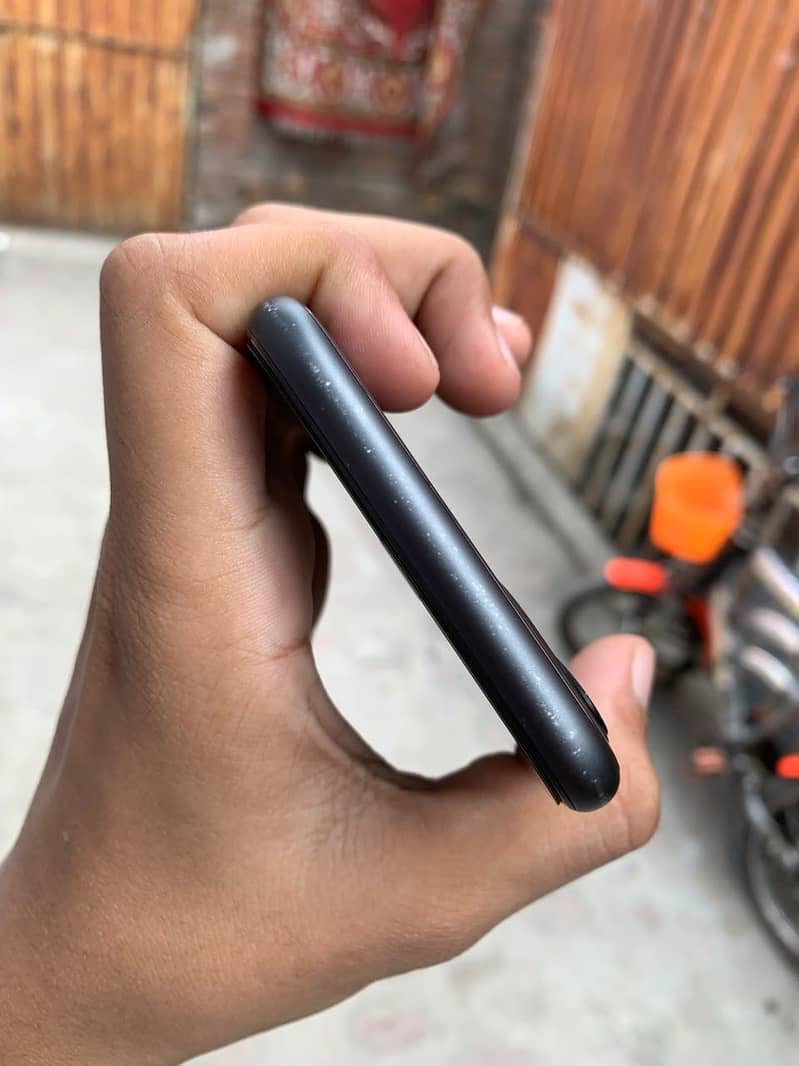 Apple iPhone 11 5