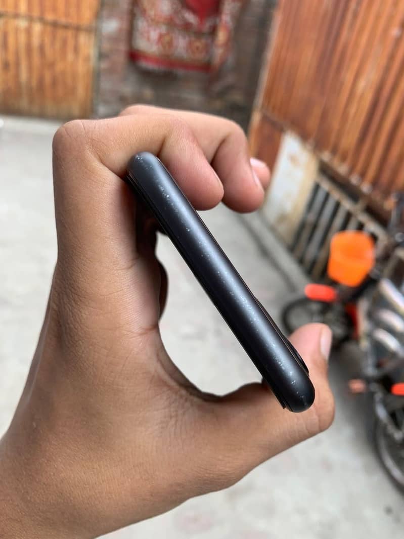 Apple iPhone 11 6