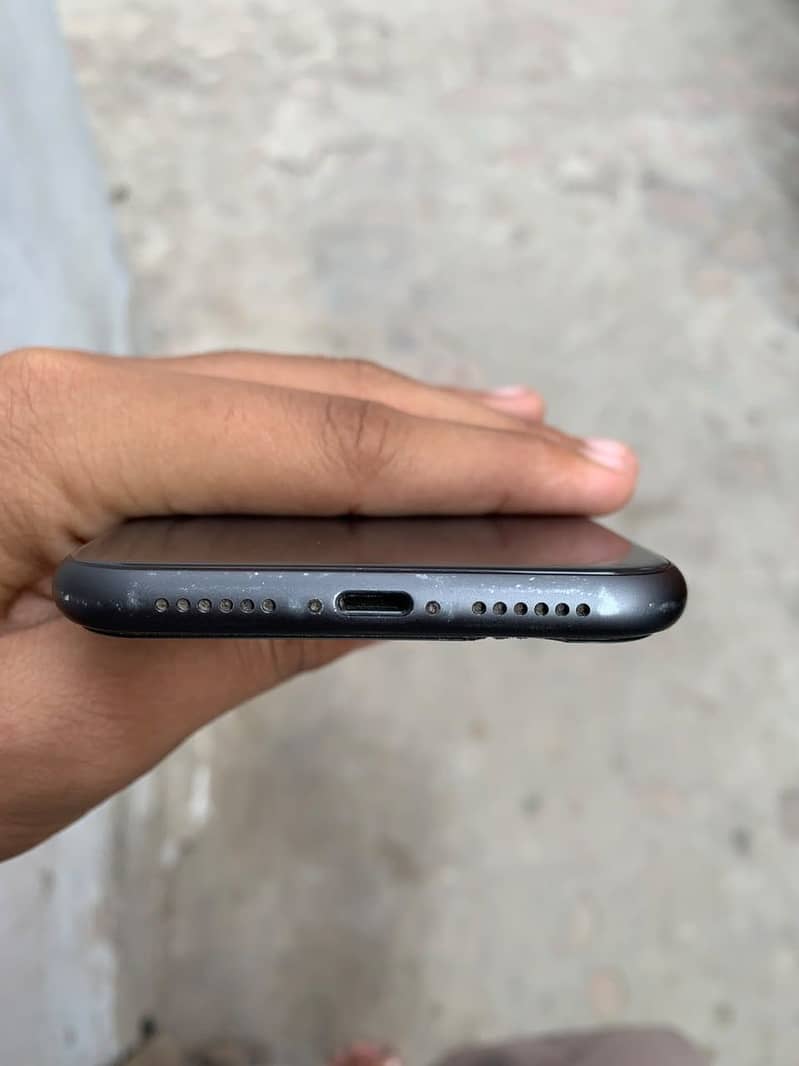 Apple iPhone 11 8