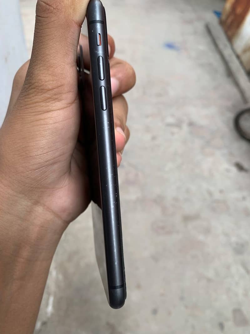 Apple iPhone 11 9