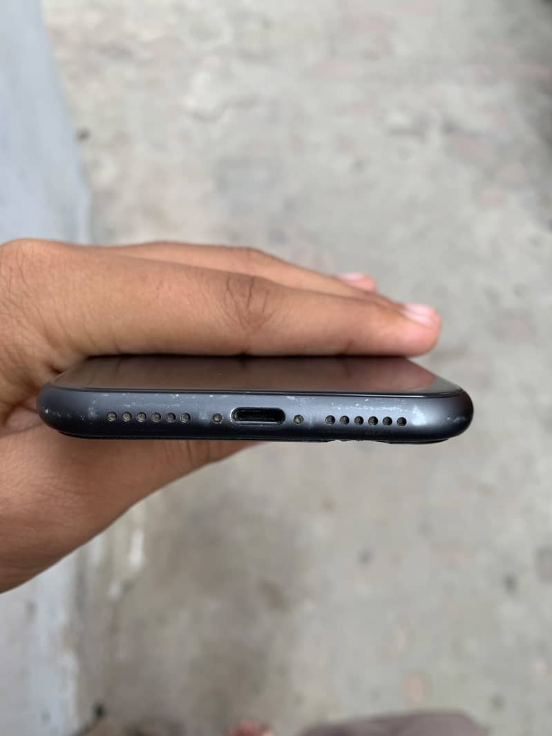 Apple iPhone 11 14