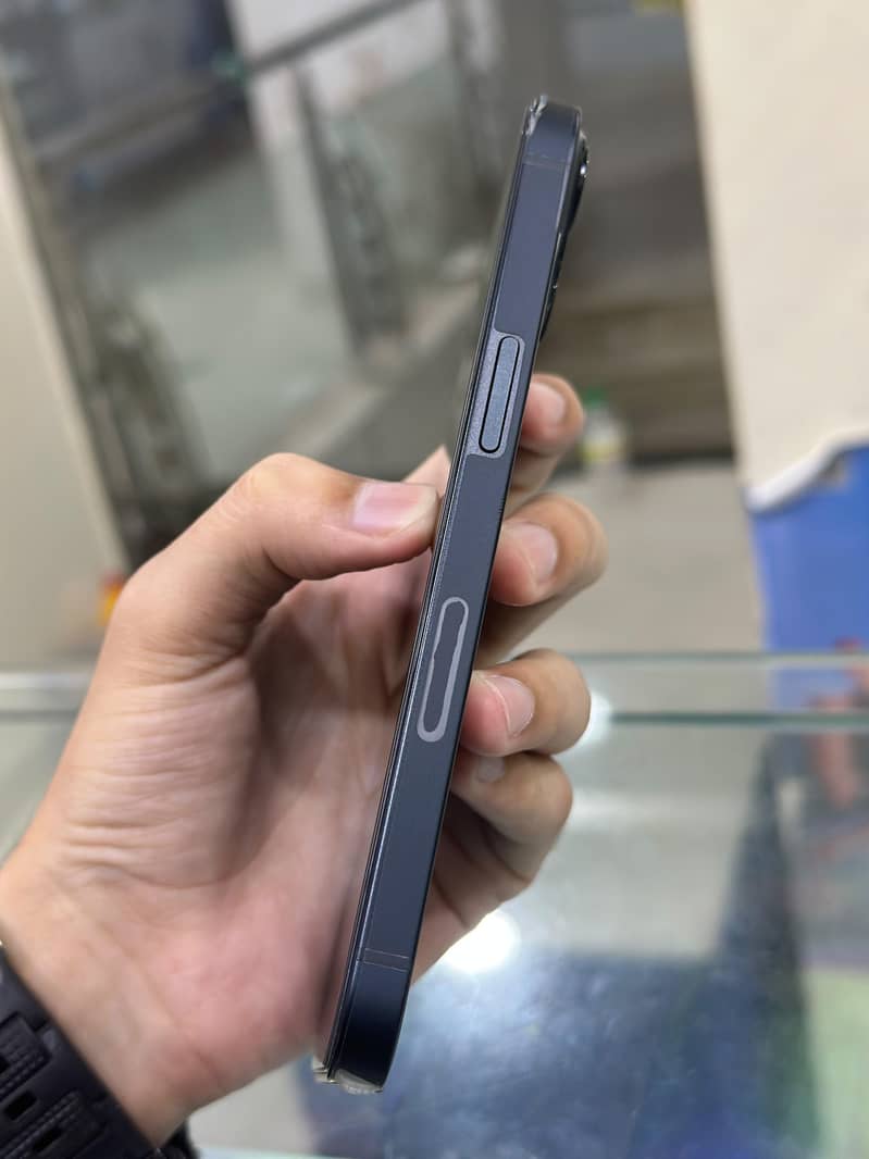 Apple iPhone 13 3