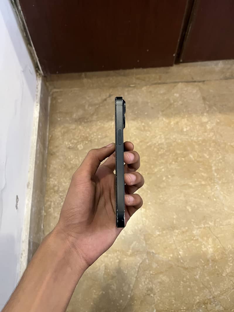 Apple iPhone 14 2