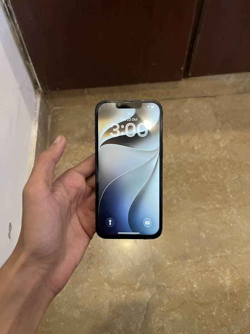 Apple iPhone 14 4