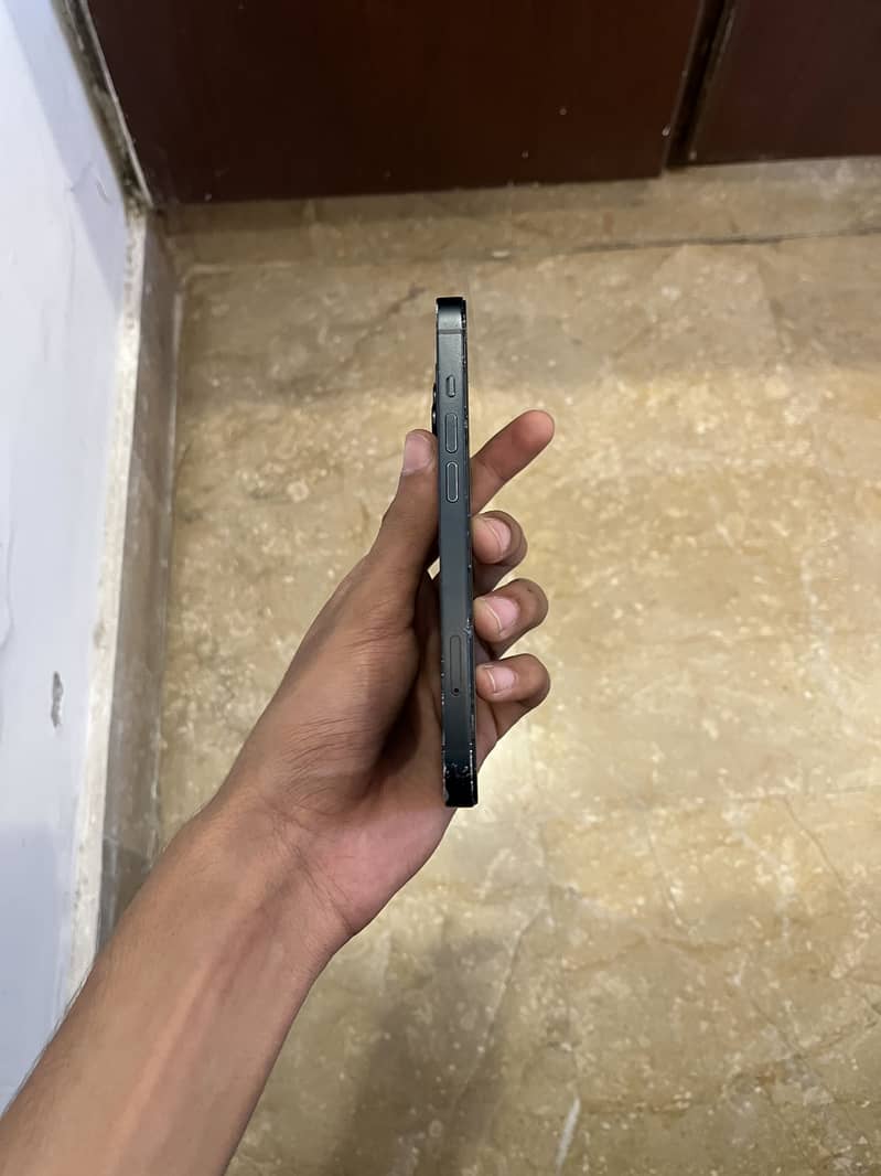 Apple iPhone 14 5