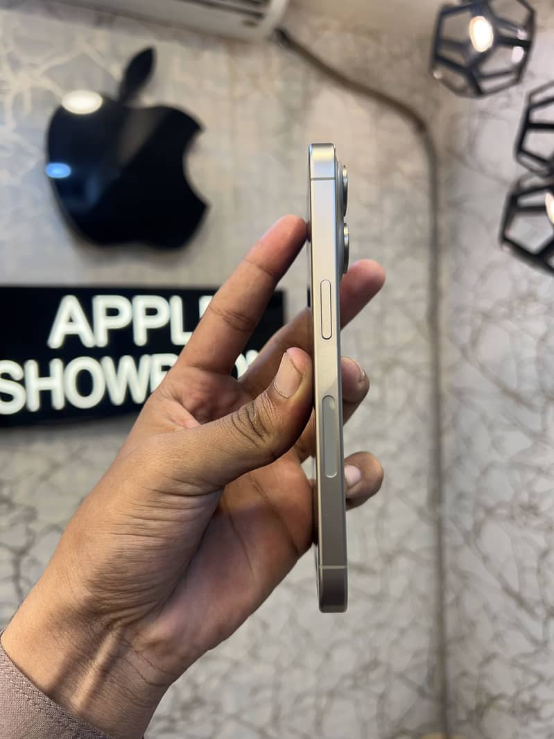 Apple iPhone 15 Pro 1