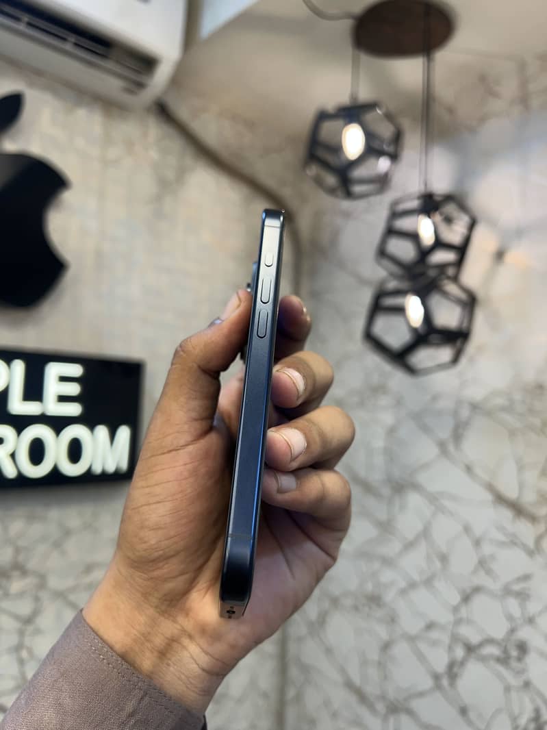 Apple iPhone 15 Pro 7