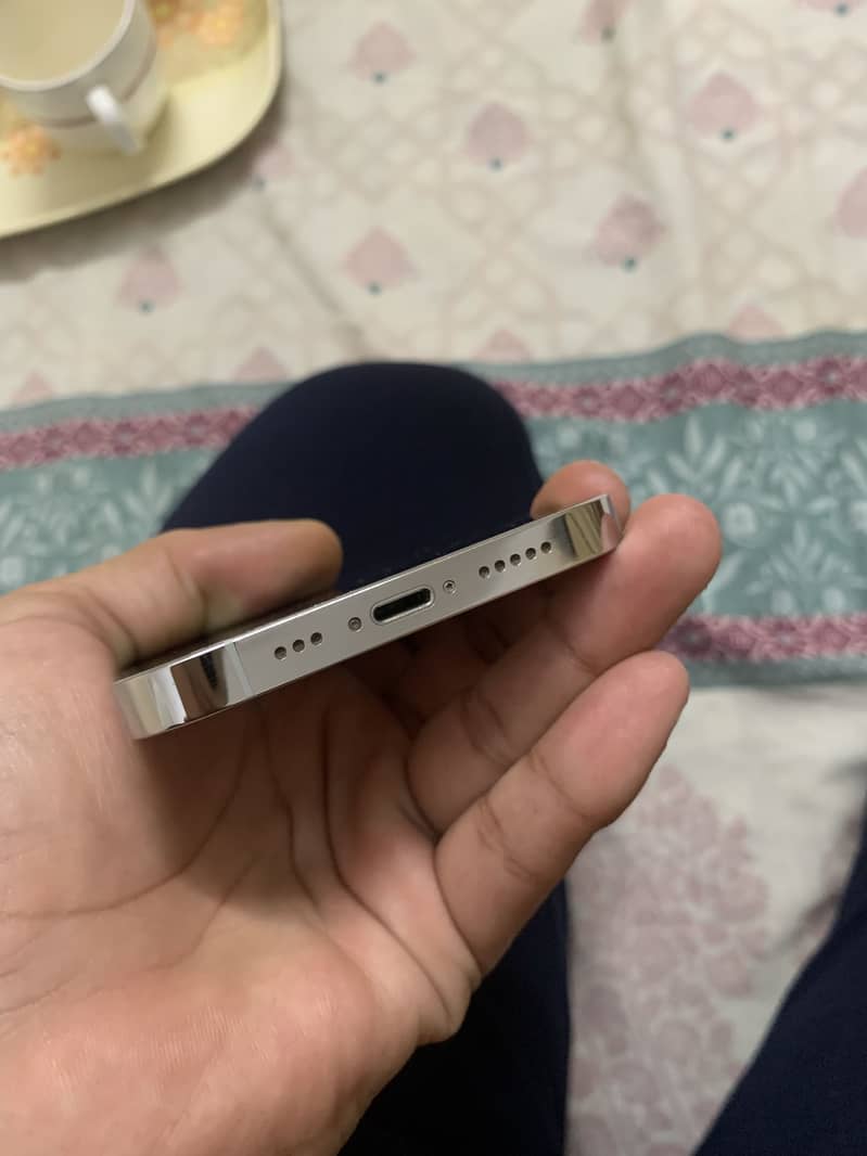 Apple iPhone 13 Pro 2