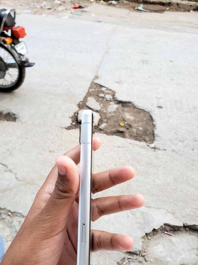 Google Pixel 7a 2