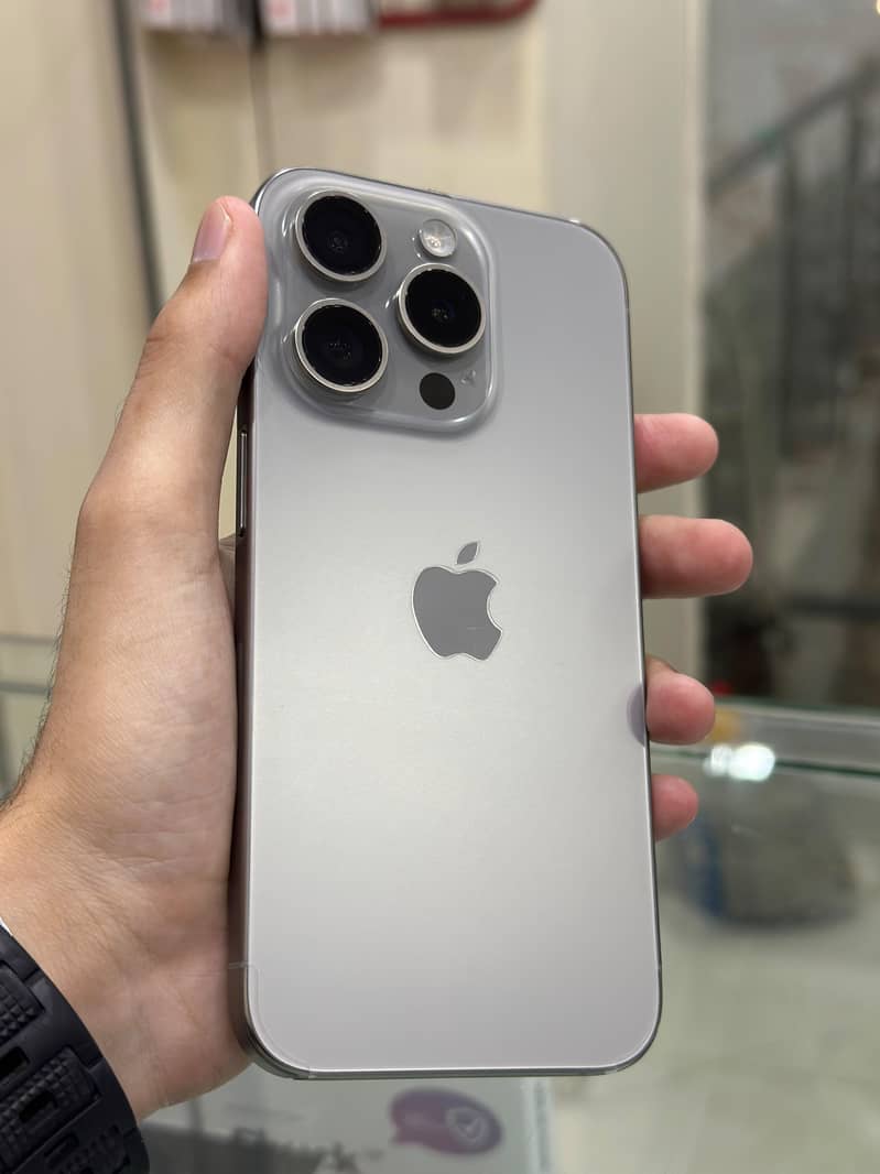 Apple iPhone 15 Pro 1