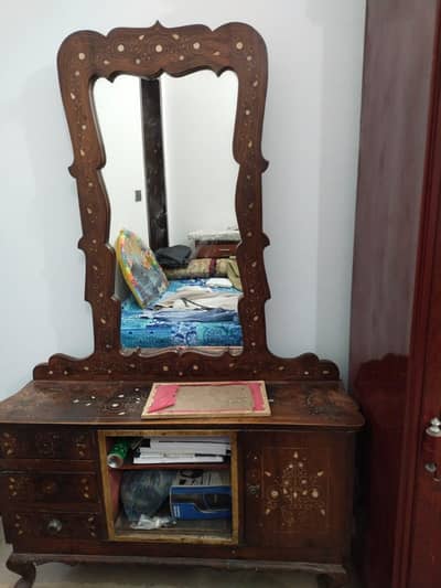 dressing table