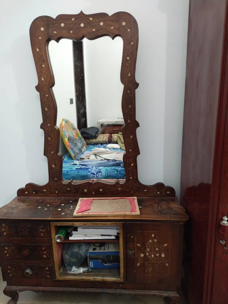 dressing table 0