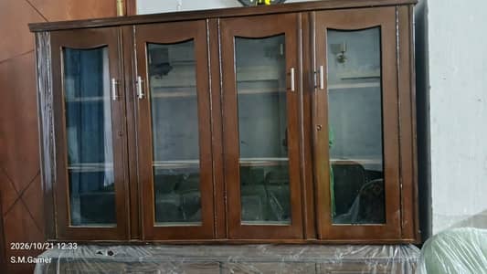 Showcase divider almost brand new