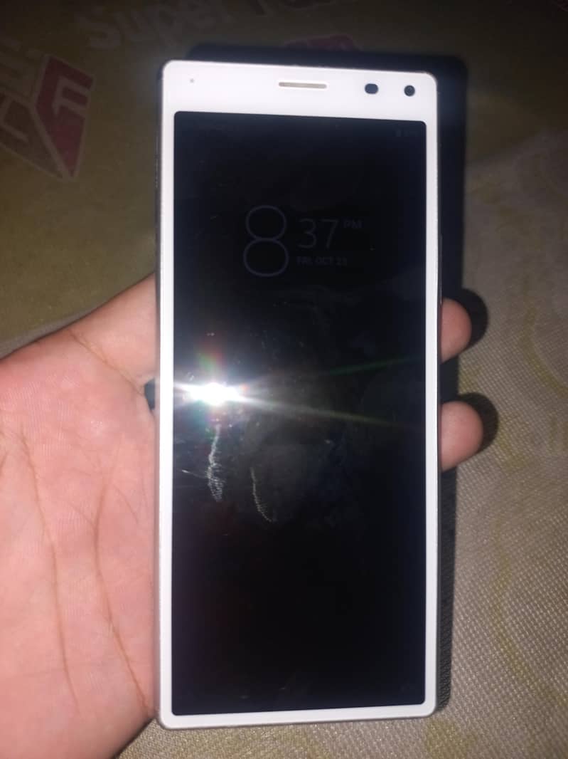 Sony Xperia 8 0