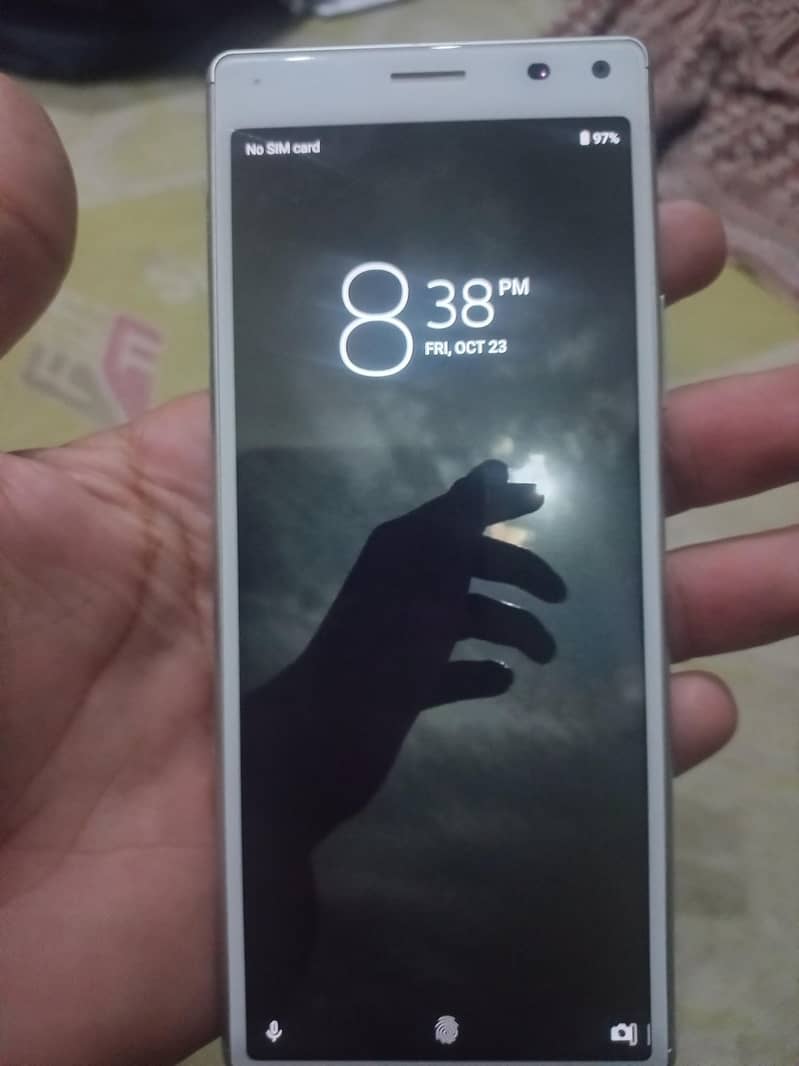 Sony Xperia 8 1