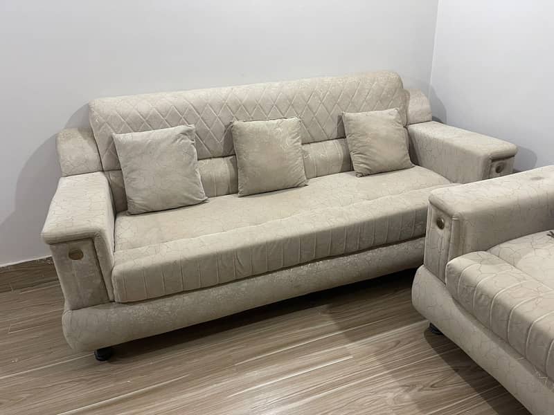 Used sofa 0