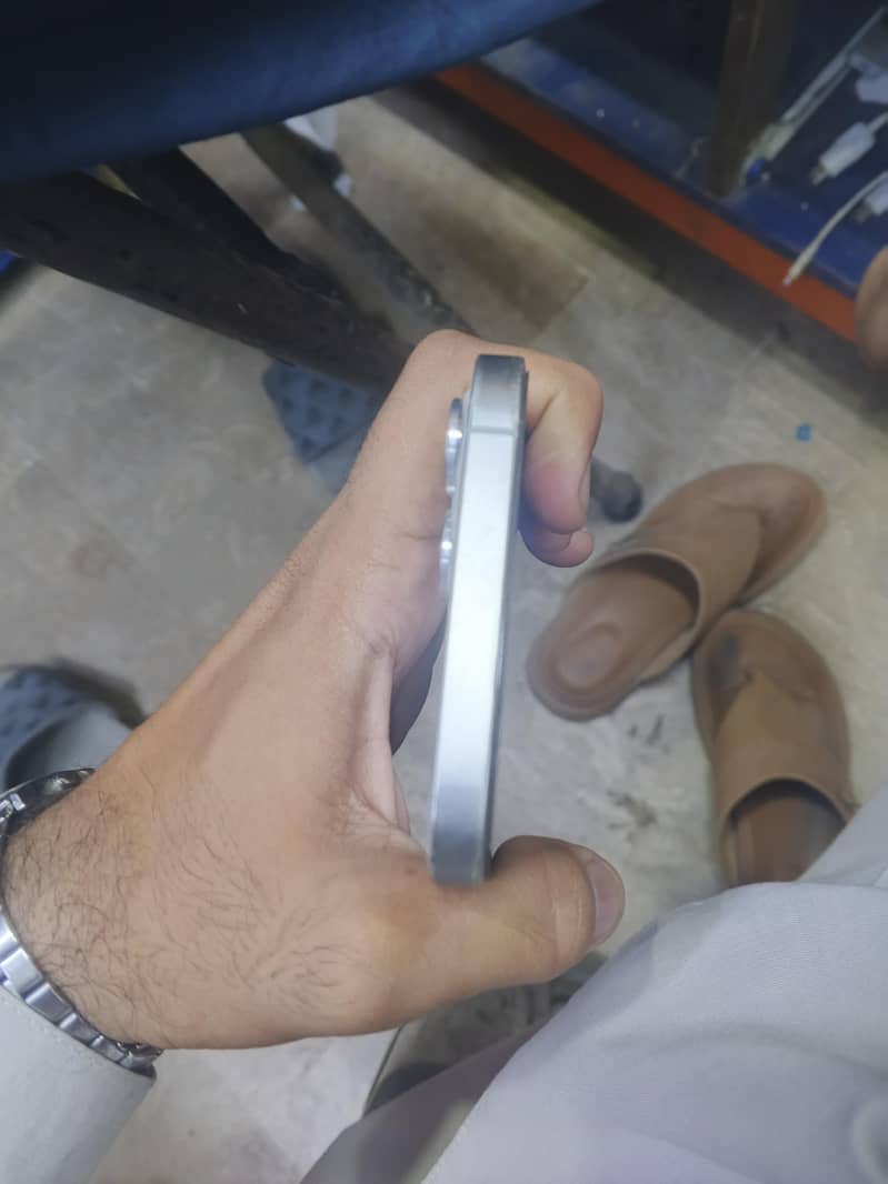 Apple iPhone 12 Pro Max 4