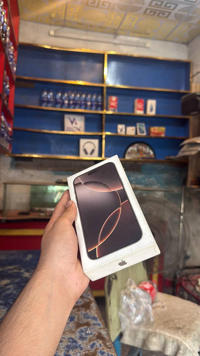 Apple iPhone 16 Pro Max 0
