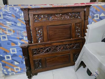 shesham wood janueti design bed