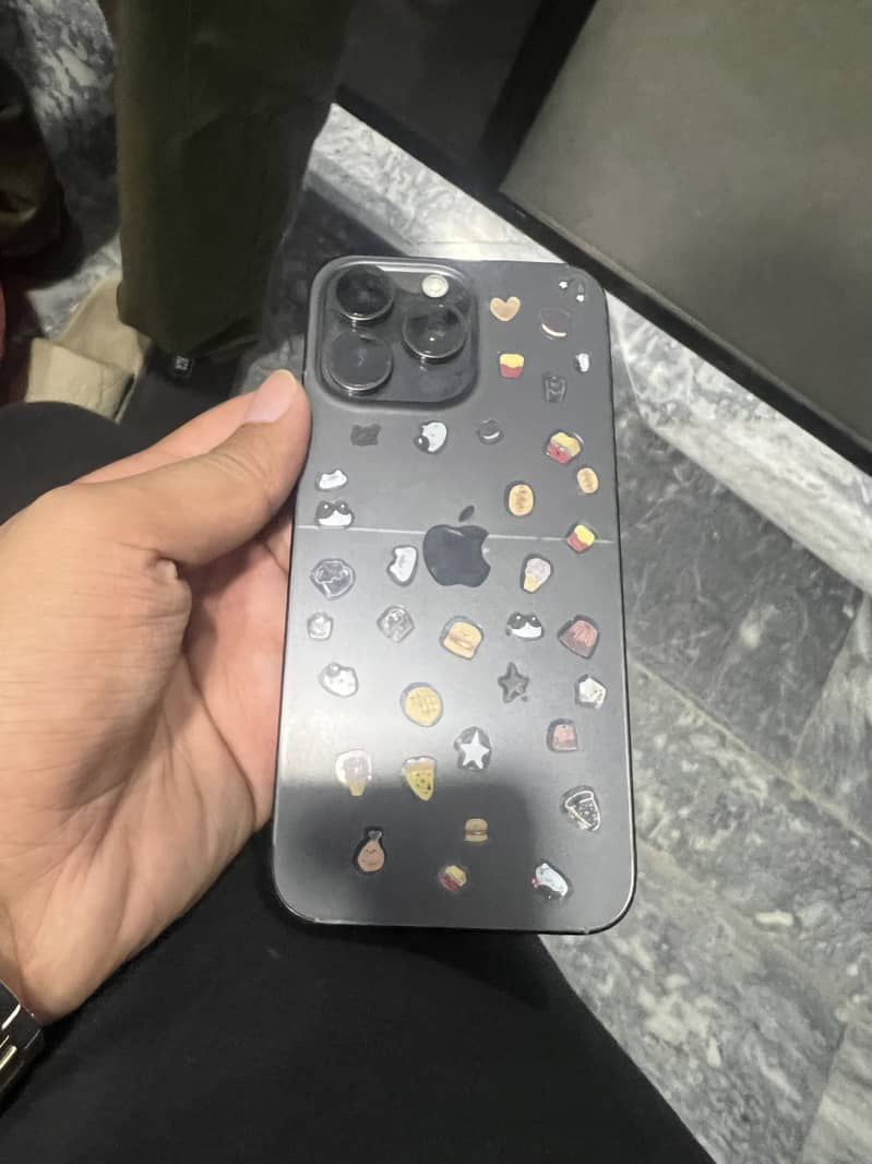 Apple iPhone 15 Pro Max 2