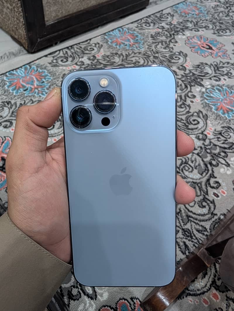 Apple iPhone 13 Pro Max 6
