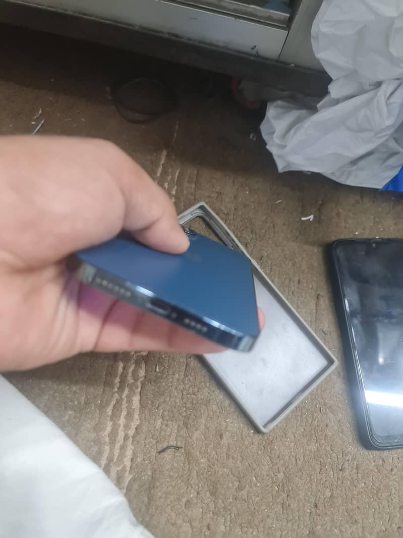 Apple iPhone 12 Pro Max 4