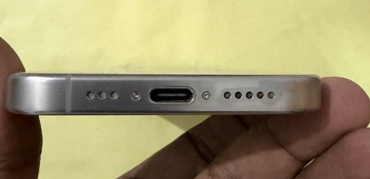 Apple iPhone 15 Pro 2