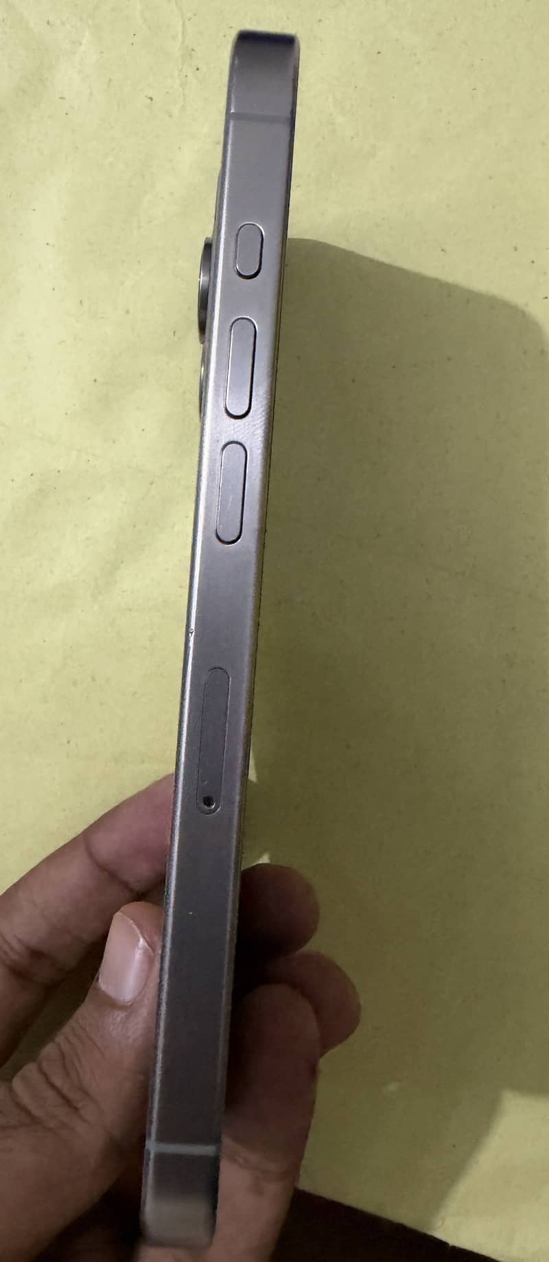 Apple iPhone 15 Pro 3