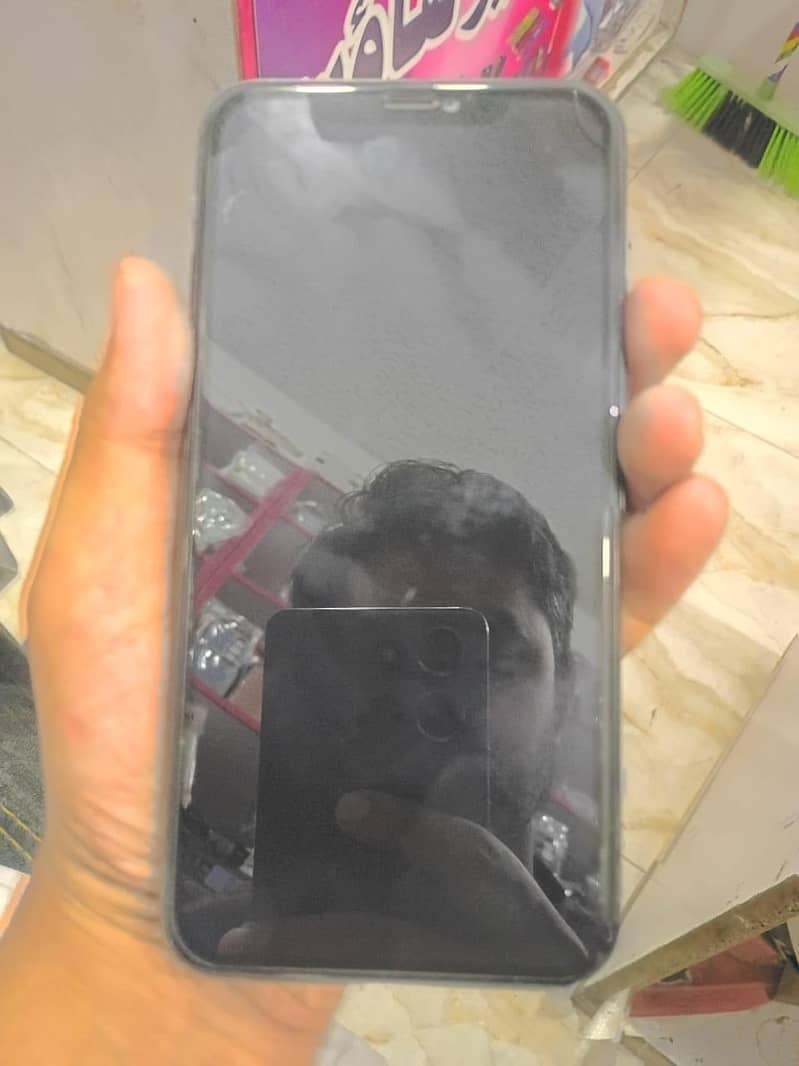 Apple iPhone 11 Pro Max 1