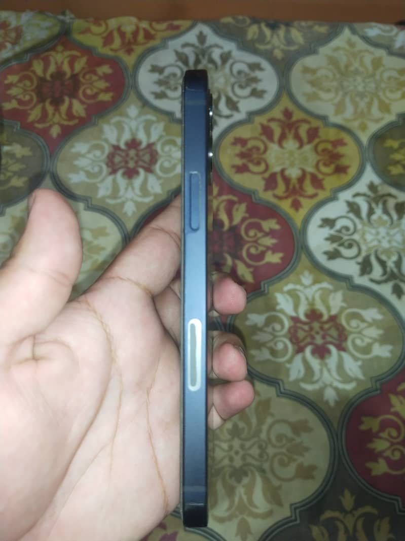 Apple iPhone 12 0