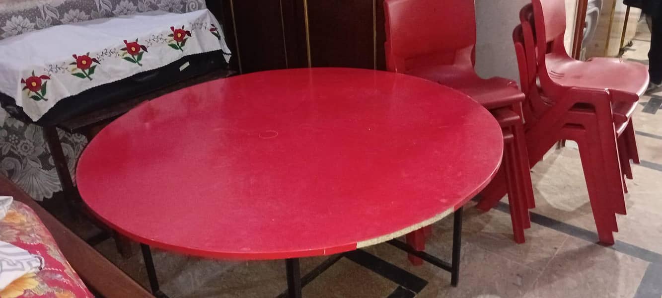 2 Table 10 chairs 1