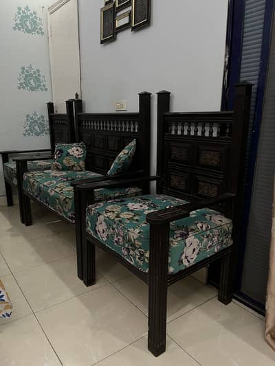 Elegant Wooden Sofa Set with 2 Floral Cushions