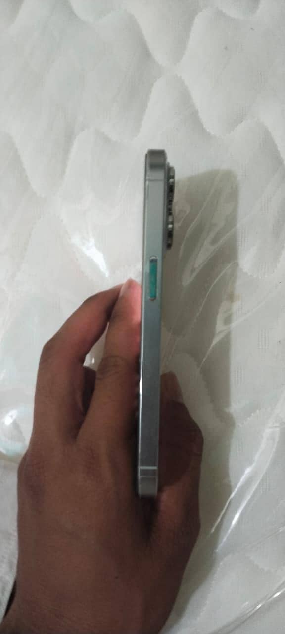 Apple iPhone 14 Pro 2